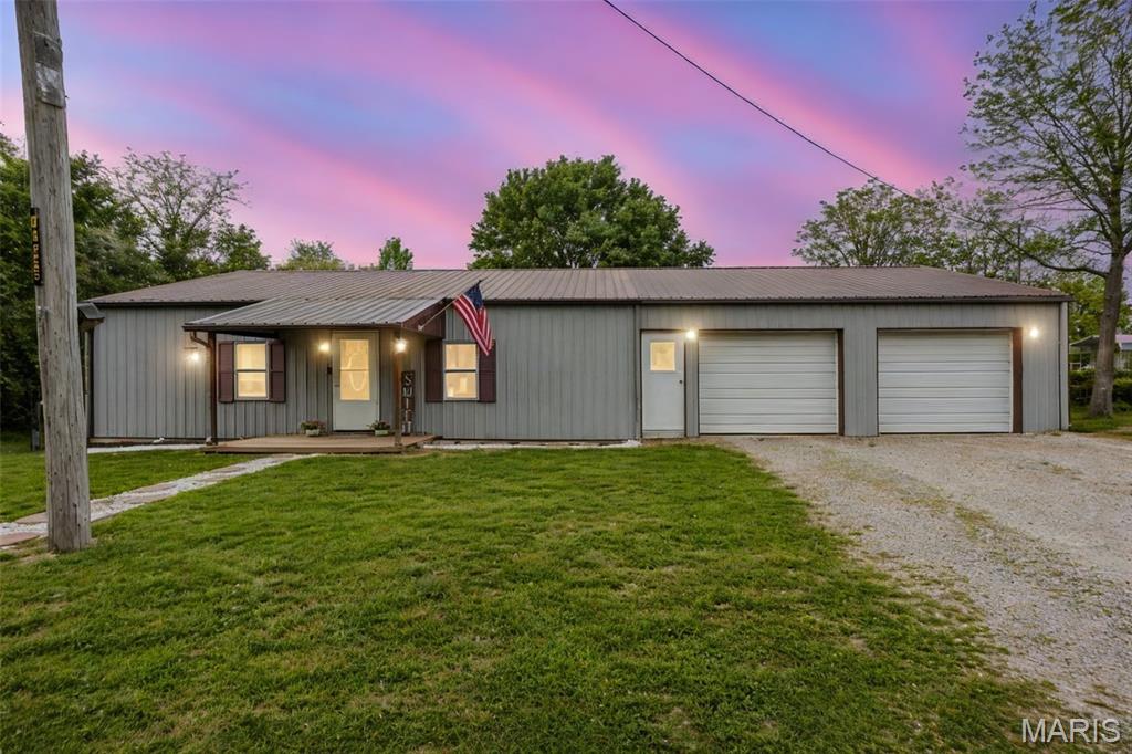 305 North Street, Mulberry Grove IL — Photo 1