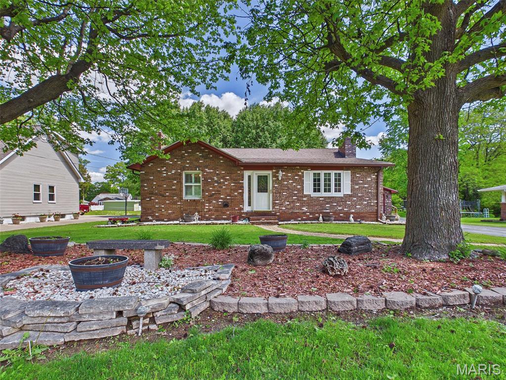 258 Norwood Place, East Alton IL — Photo 1