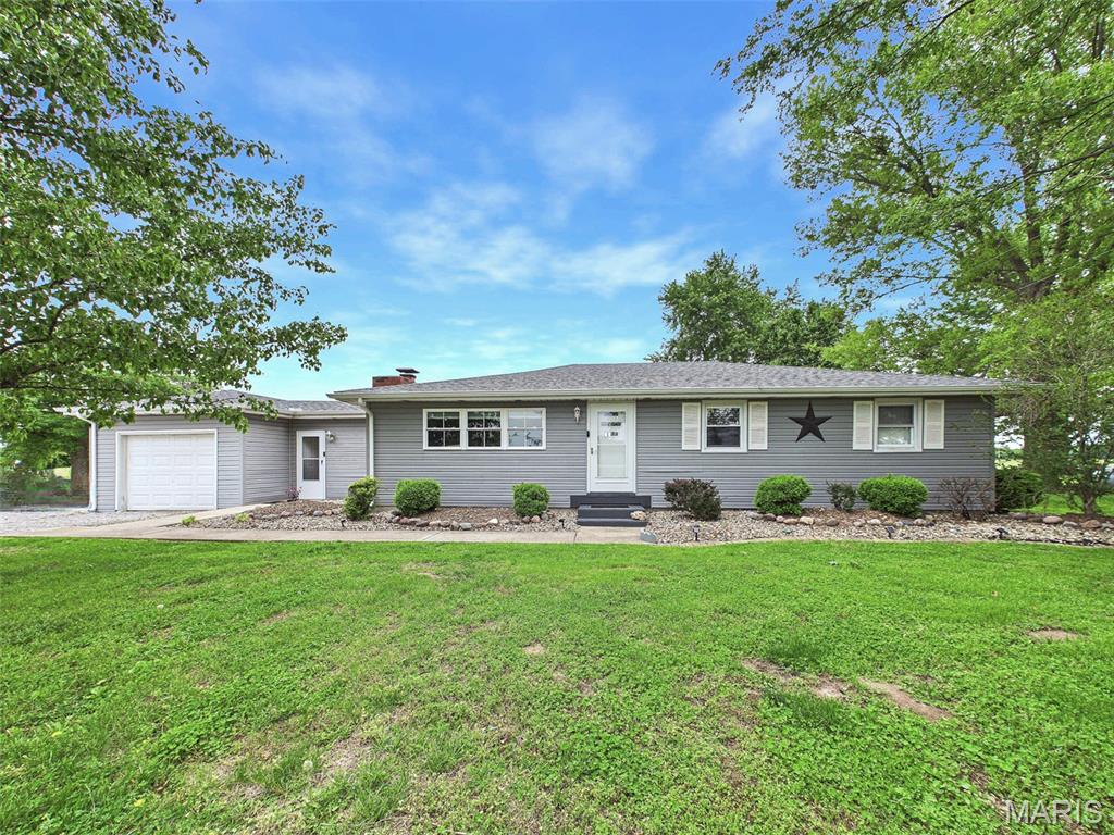 13271 Saint Rose Road, Highland IL — Photo 1