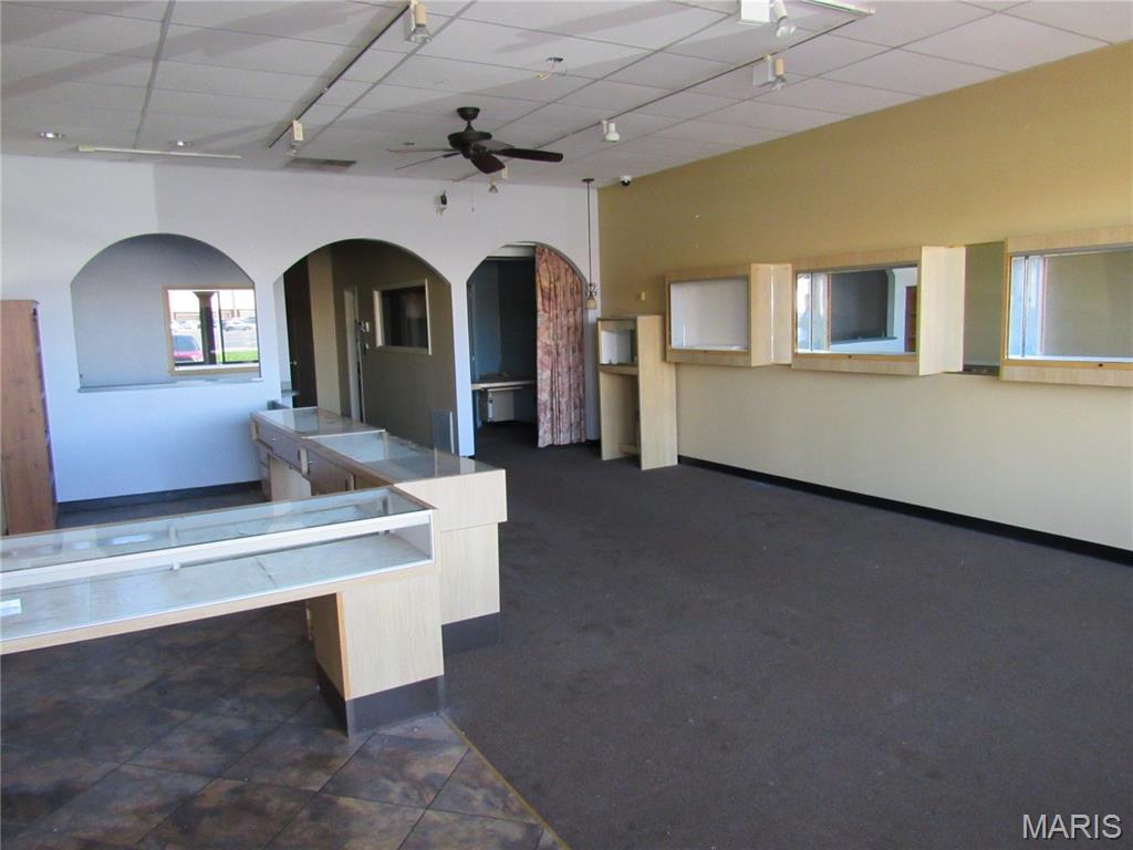219 Center Drive, Alton IL — Photo 1