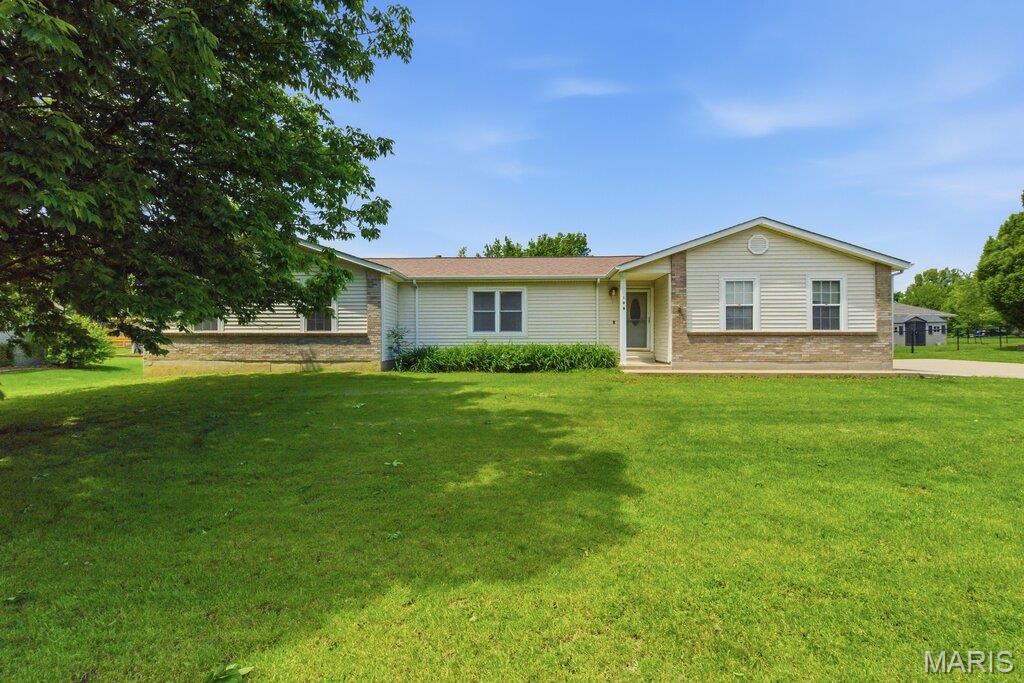 108 Meadow Lane, Montgomery City MO — Photo 1