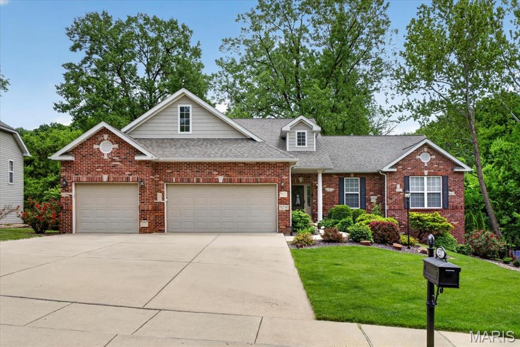6237 Timberwolfe Drive, Glen Carbon IL — Photo 1