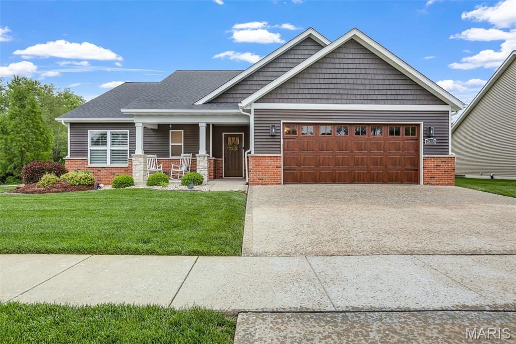 1858 Cloverdale Drive, Edwardsville IL — Photo 1