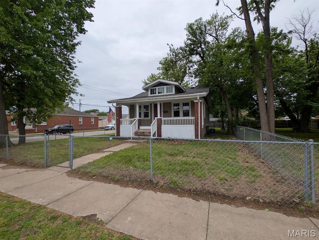 504 Leslie Avenue, Wood River IL — Photo 1