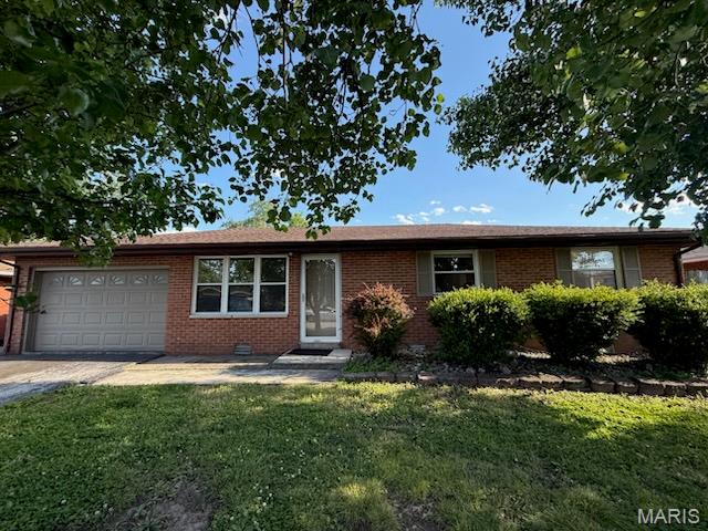 4 Fontainebleau Drive, Granite City IL — Photo 1