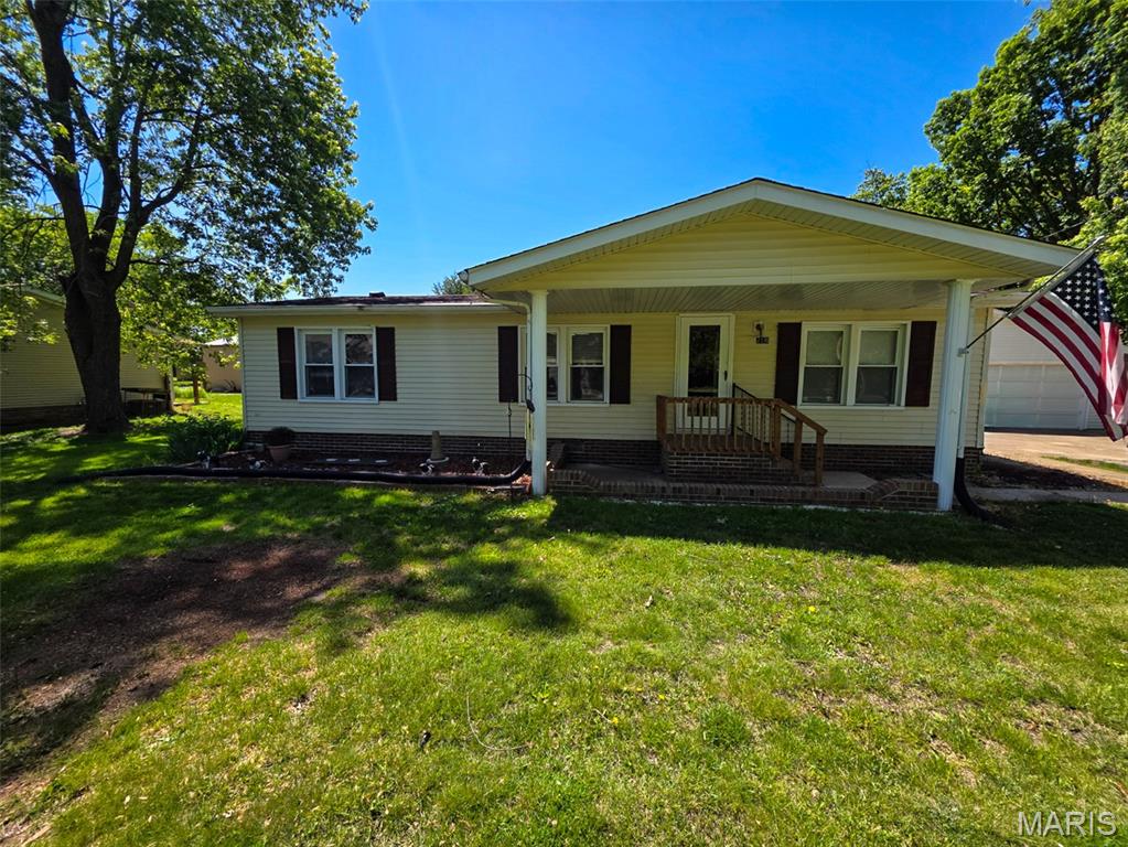 716 Myrtle Street, Staunton IL — Photo 1