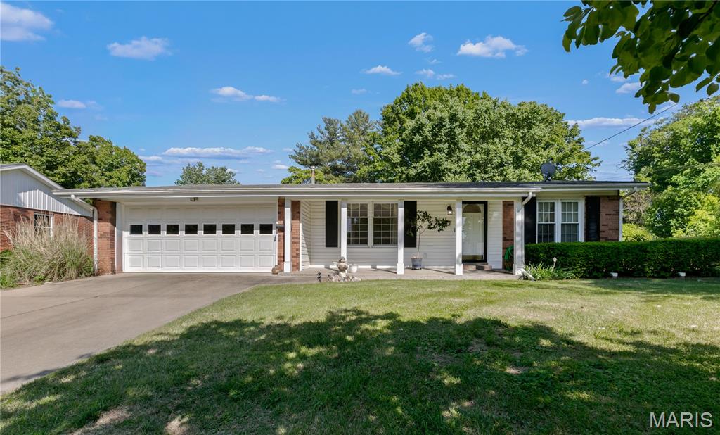 5013 Staten Drive, Godfrey IL — Photo 1