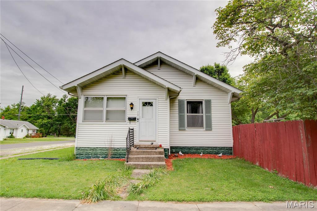 701 Chestnut Street, Gillespie IL — Photo 1