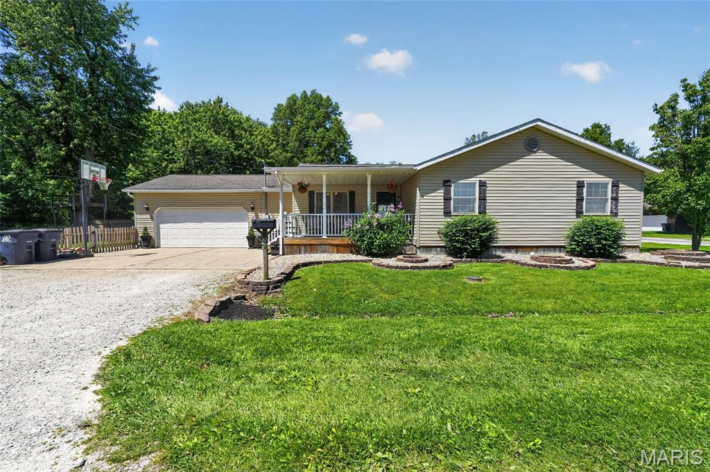 701 Mill Street, Mount Olive IL — Photo 1