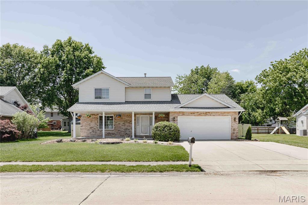1504 Prairie View Drive, Edwardsville IL — Photo 1