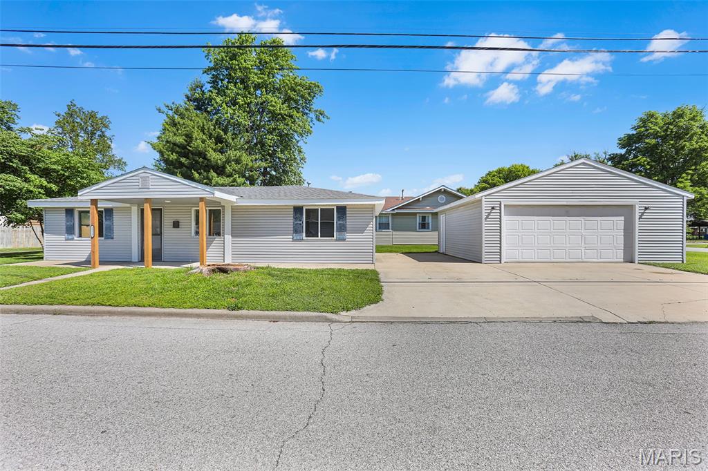1323 Lewis Avenue, Wood River IL — Photo 1