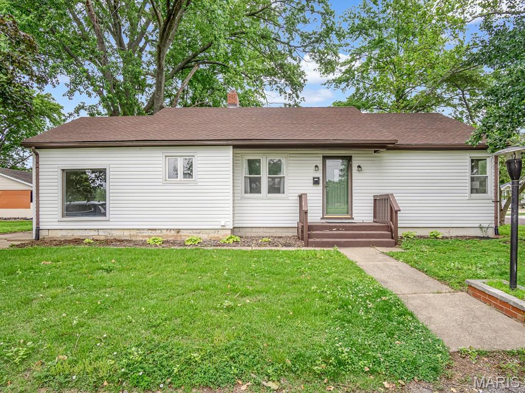 1516 Ash Street, Highland IL — Photo 1