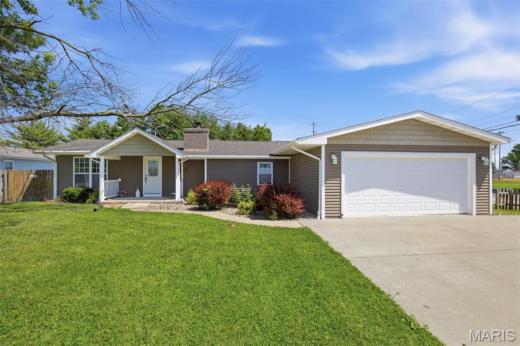 12485 Koepfli Lane, Highland IL — Photo 1