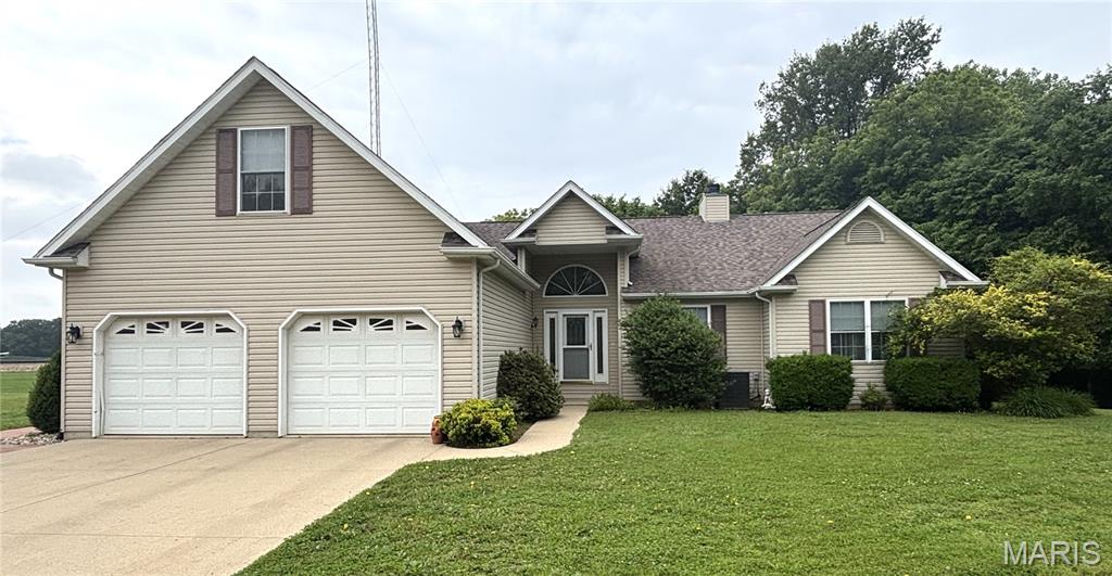 1366 Stowe Avenue, Greenville IL — Photo 1