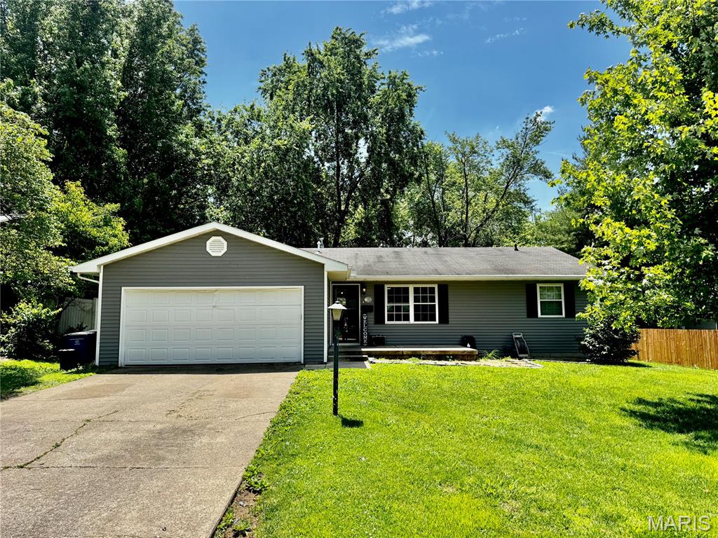 1302 Butternut Drive, Greenville IL — Photo 1