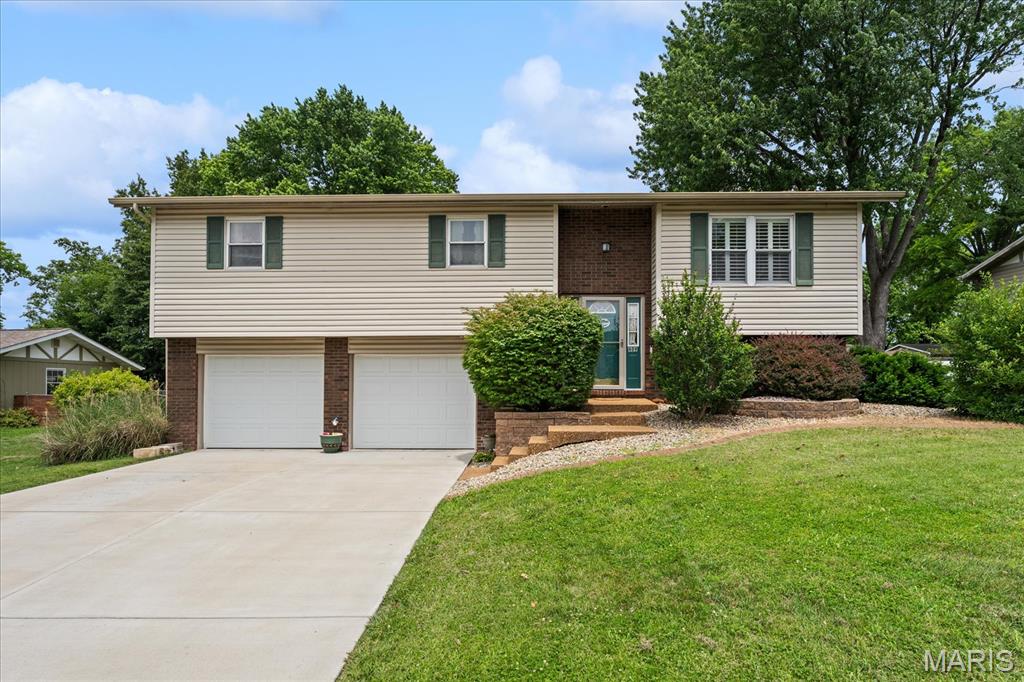 409 Chapel Drive, Collinsville IL — Photo 1