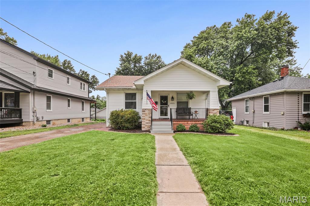 1321 Eberhart Avenue, Edwardsville IL — Photo 1