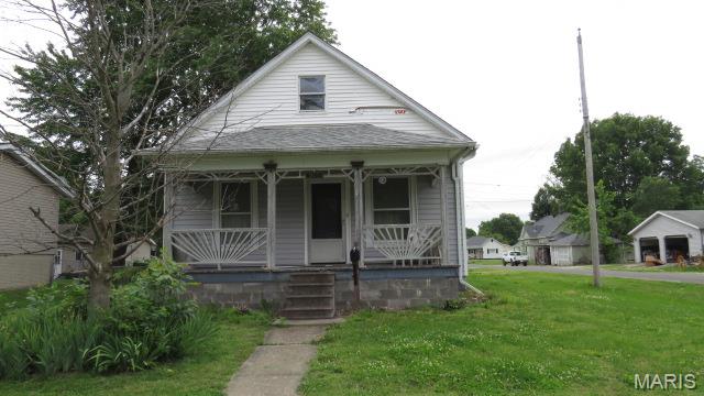 911 Madison Street, Gillespie IL — Photo 1
