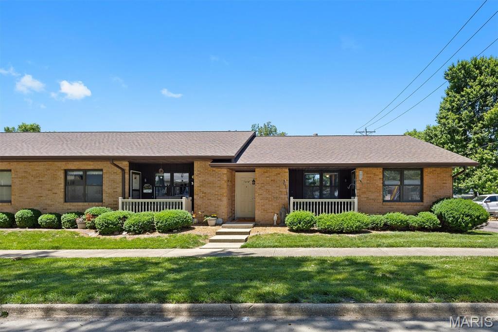 1314 Pine Street, Unit A4, Highland IL — Photo 1
