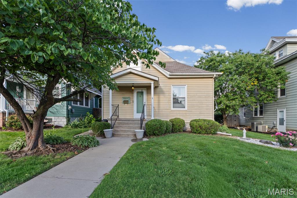 1807 State Street, Alton IL — Photo 1
