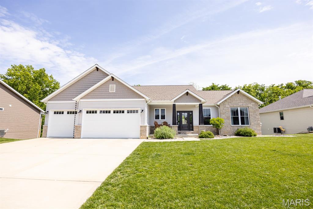 1522 Sagaponak Lane, Troy IL — Photo 1