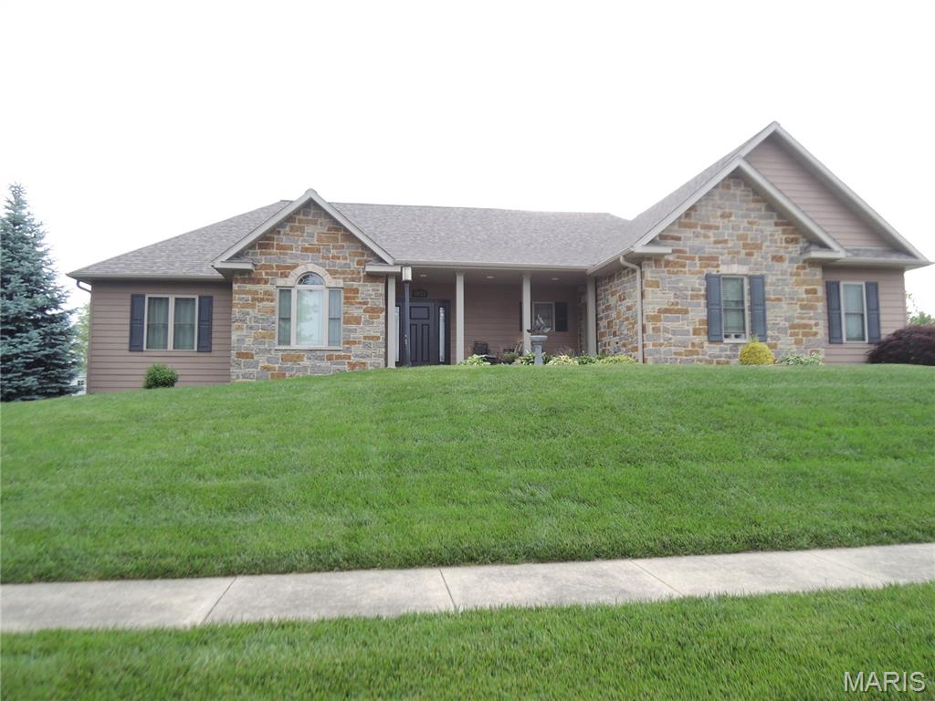 1021 Savannah Way, Greenville IL — Photo 1