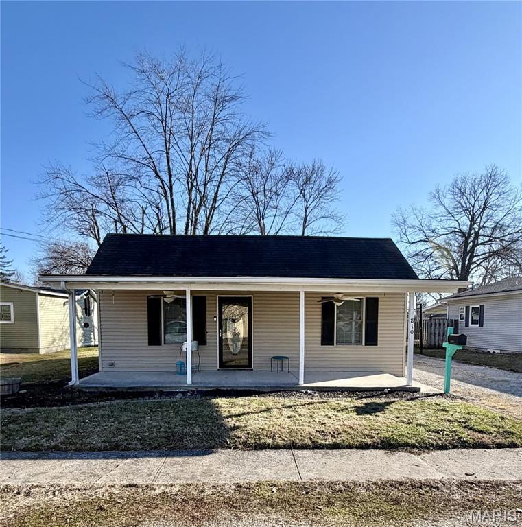 810 Mill Street, Staunton IL — Photo 1