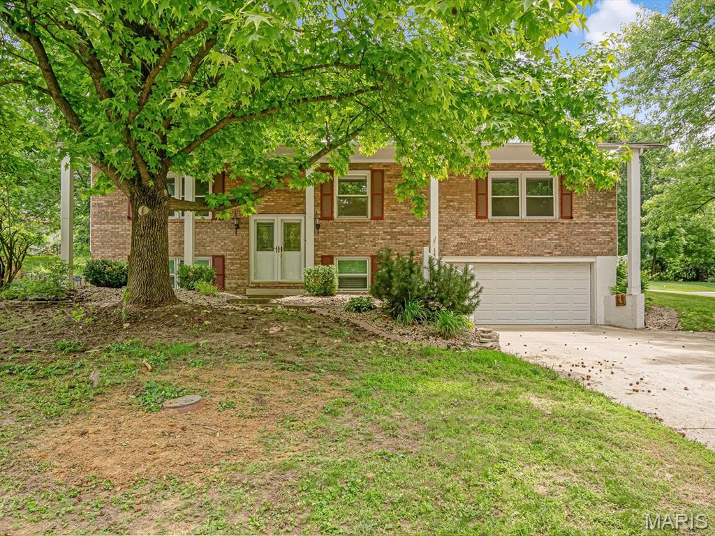 149 Glenwood Drive, Glen Carbon IL — Photo 1
