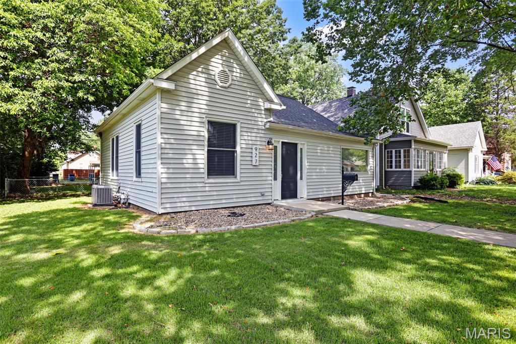 927 Troy Road, Edwardsville IL — Photo 1