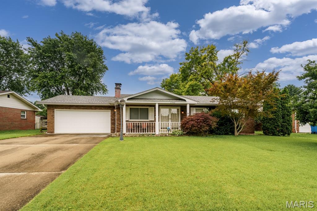 2560 Stratford Lane, Granite City IL — Photo 1