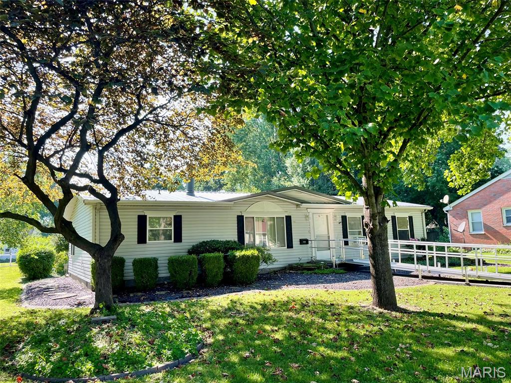 1205 Locust Street, Litchfield IL — Photo 1