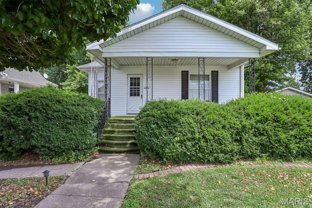 602 Harrison Street, Litchfield IL — Photo 1