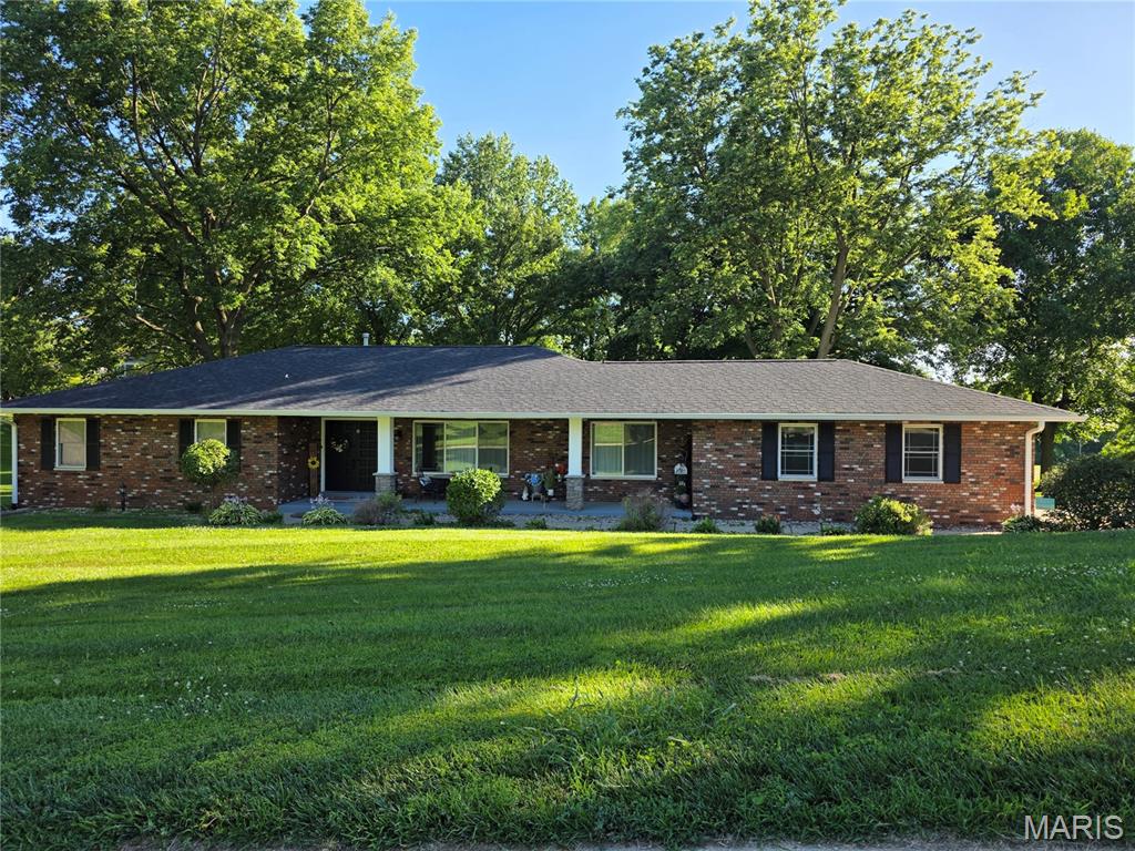 8 W Lockhaven CT Court, Edwardsville IL — Photo 1