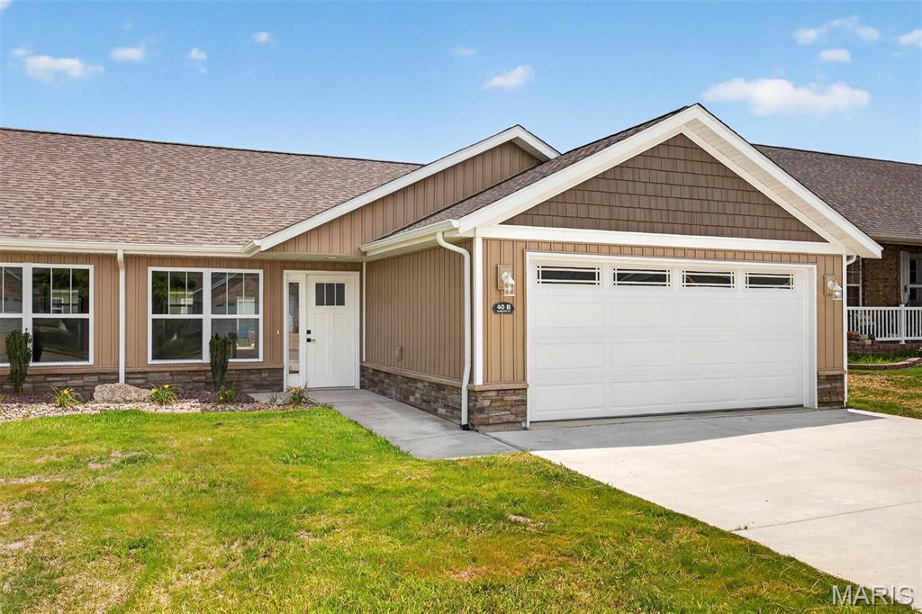 40 Auburn Court, Unit B, Highland IL — Photo 1