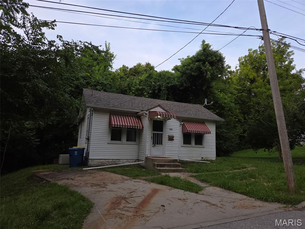 324 Liberty, Edwardsville IL — Photo 1