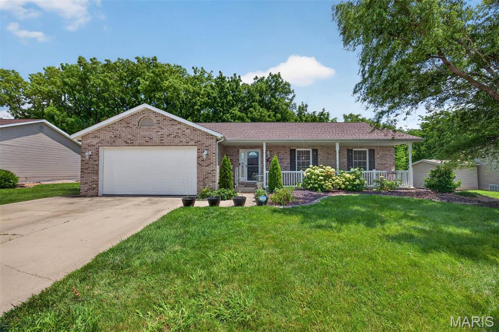 4826 Cedar Spring Drive, Highland IL — Photo 1