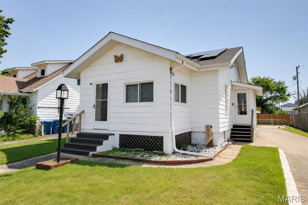 455 1st Street, Wood River IL — Photo 1