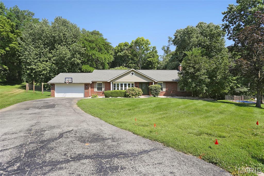 9 Robin Lane, Collinsville IL — Photo 1