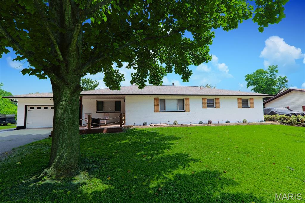 4330 Lake Drive, Granite City IL — Photo 1