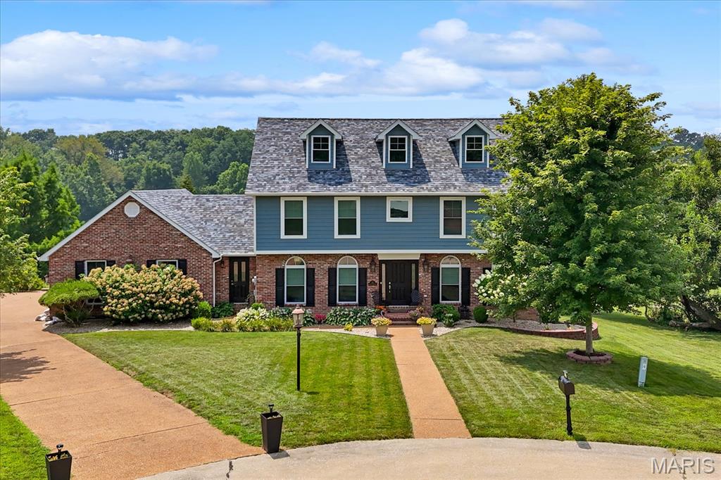 18 Woodland Hills Court, Alton IL — Photo 1