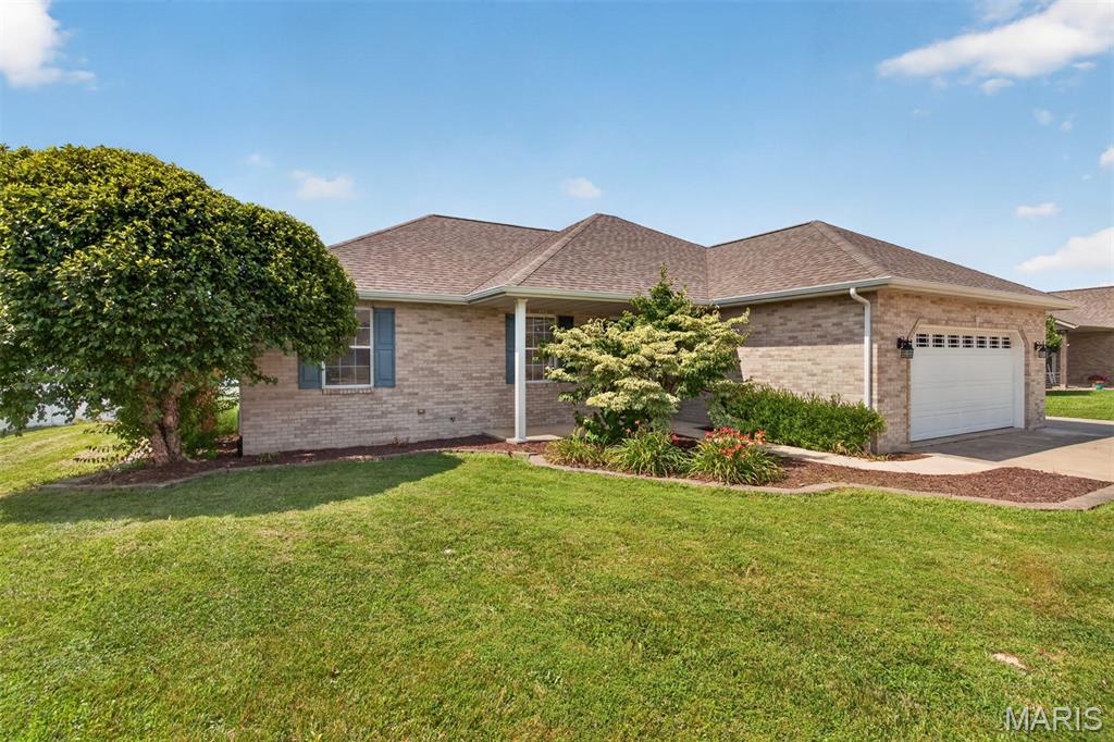 70 Bridgewater Lane, Highland IL — Photo 1