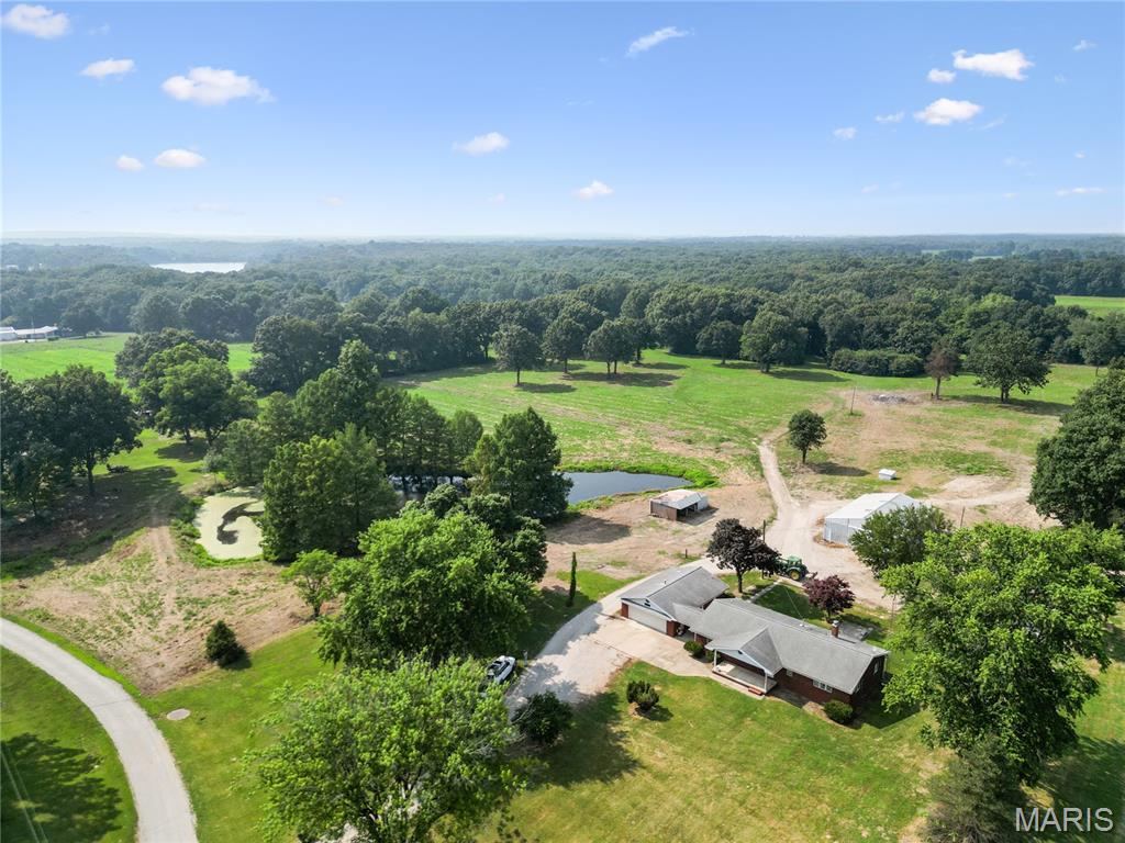 11 Lakecrest Lane, Hillsboro IL — Photo 1