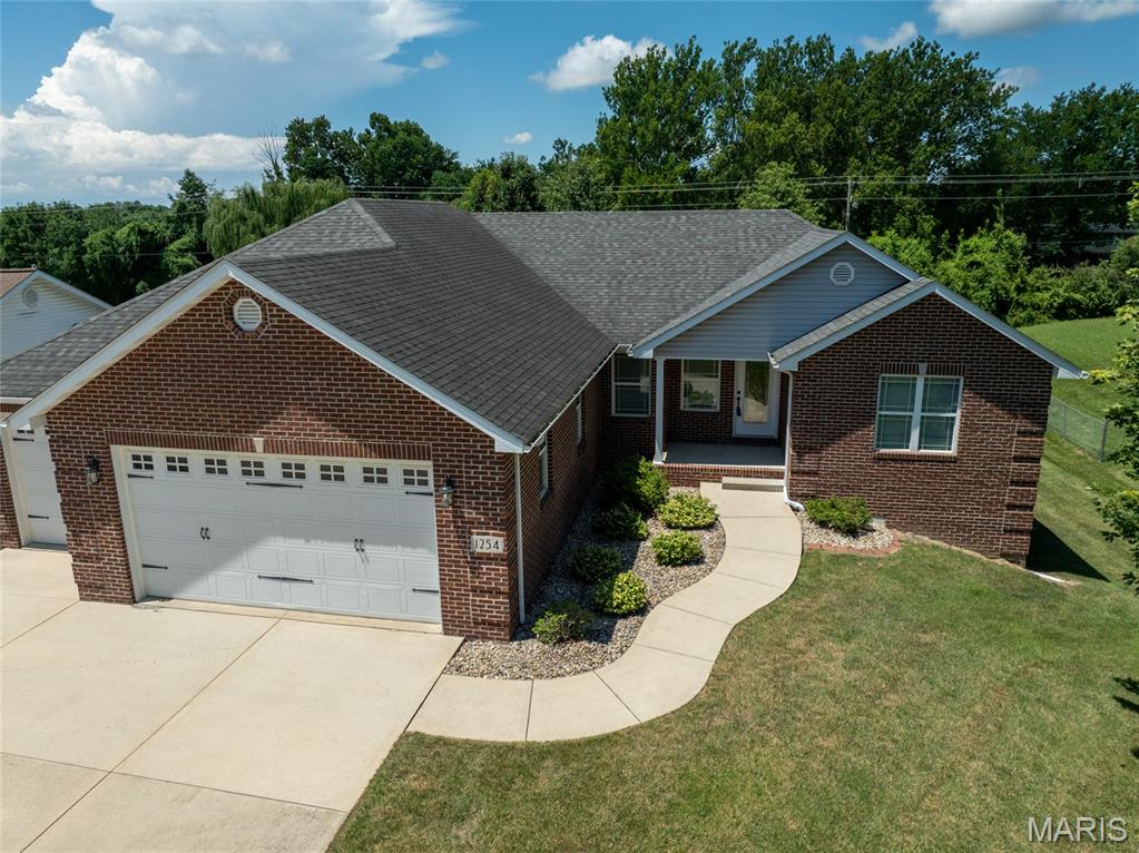 1254 Jamaica Drive, Edwardsville IL — Photo 1