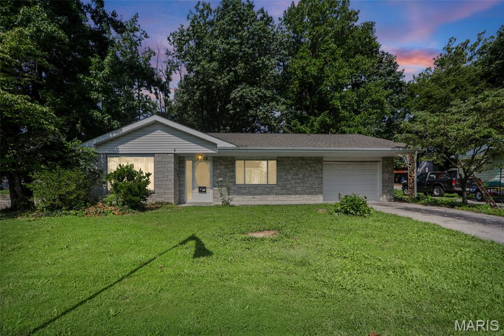 4026 Alby Street, Alton IL — Photo 1