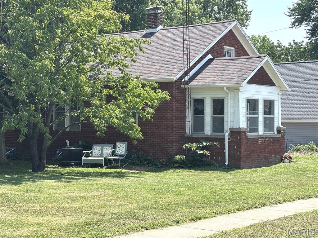 222 Locust Street, Greenville IL — Photo 1