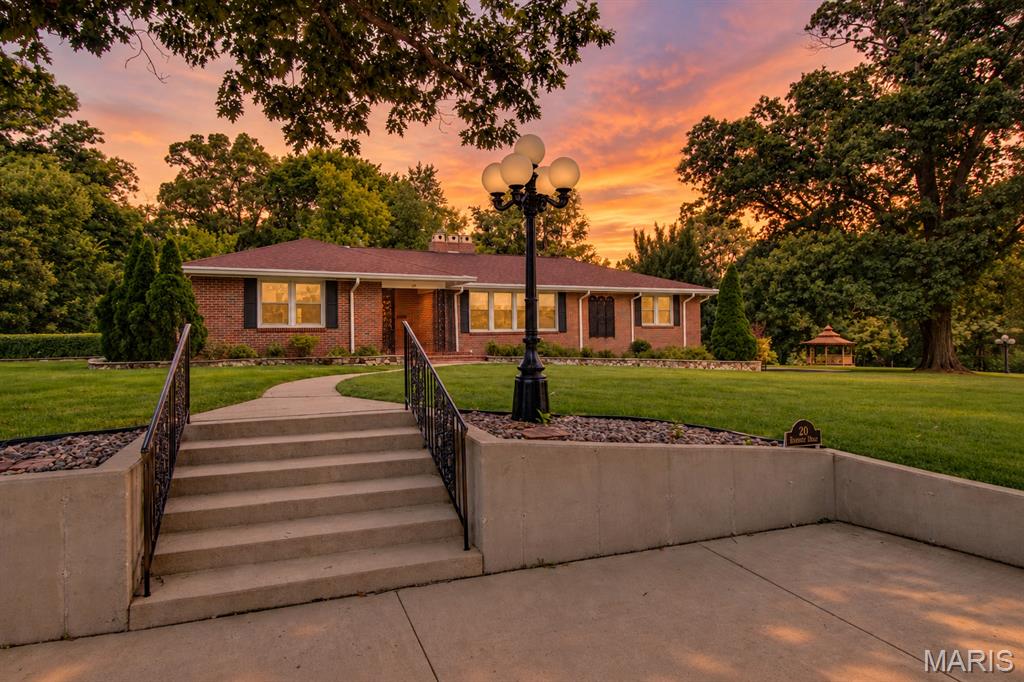20 Fairmount Drive, Alton IL — Photo 1
