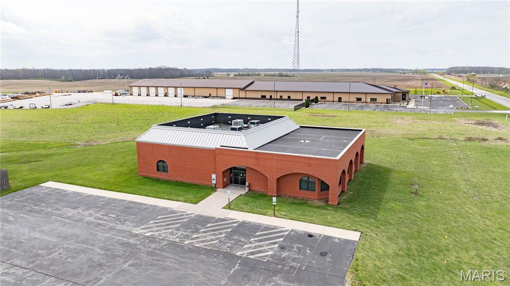 18400 Shipman Road, Carlinville IL — Photo 1