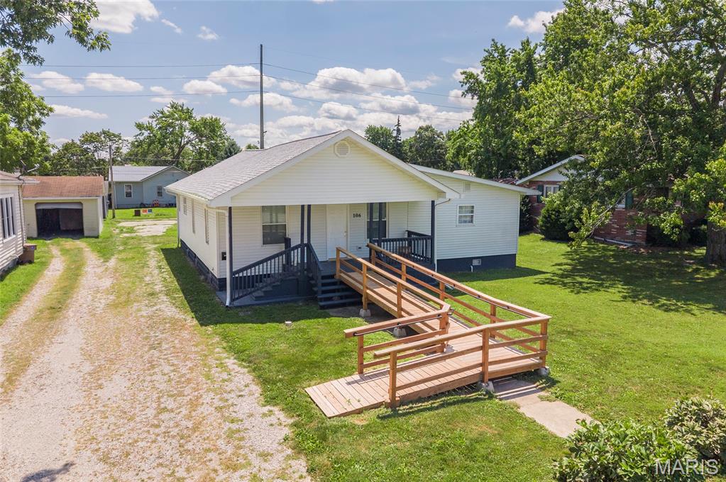 106 Henry Street, Gillespie IL — Photo 1