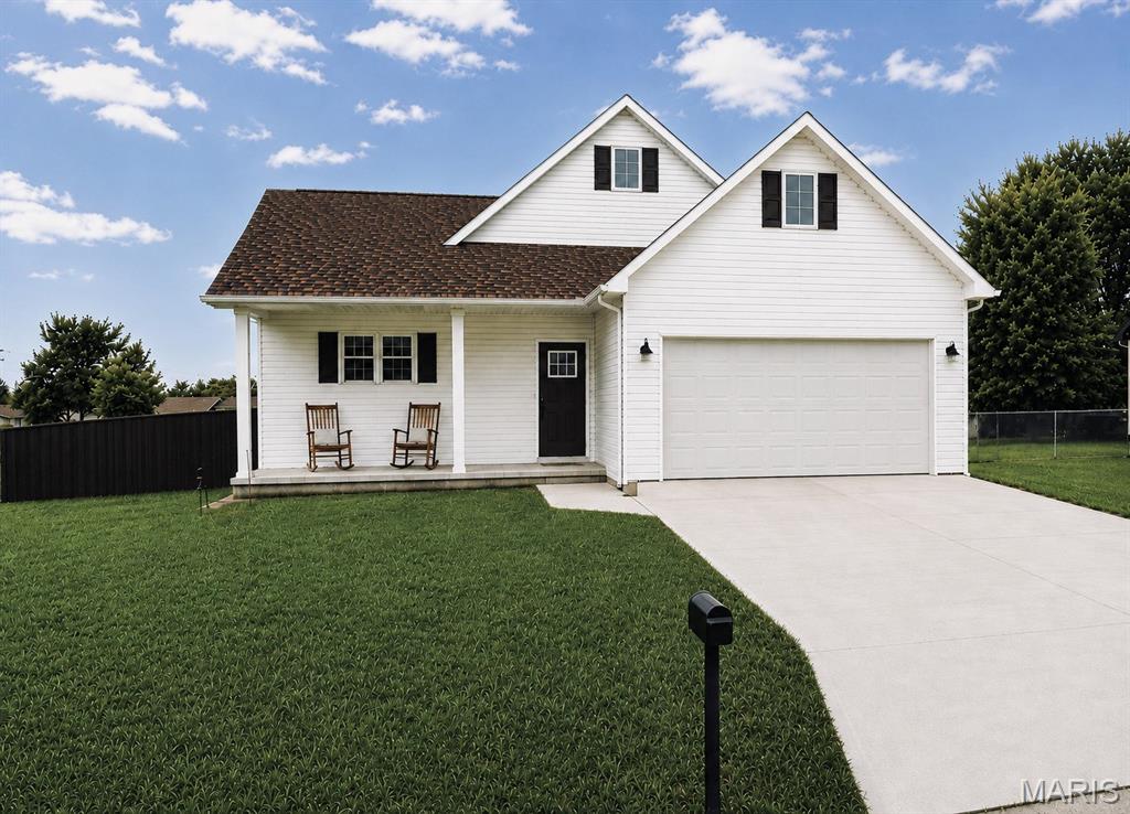 121 Grant Drive, Jonesburg MO — Photo 1