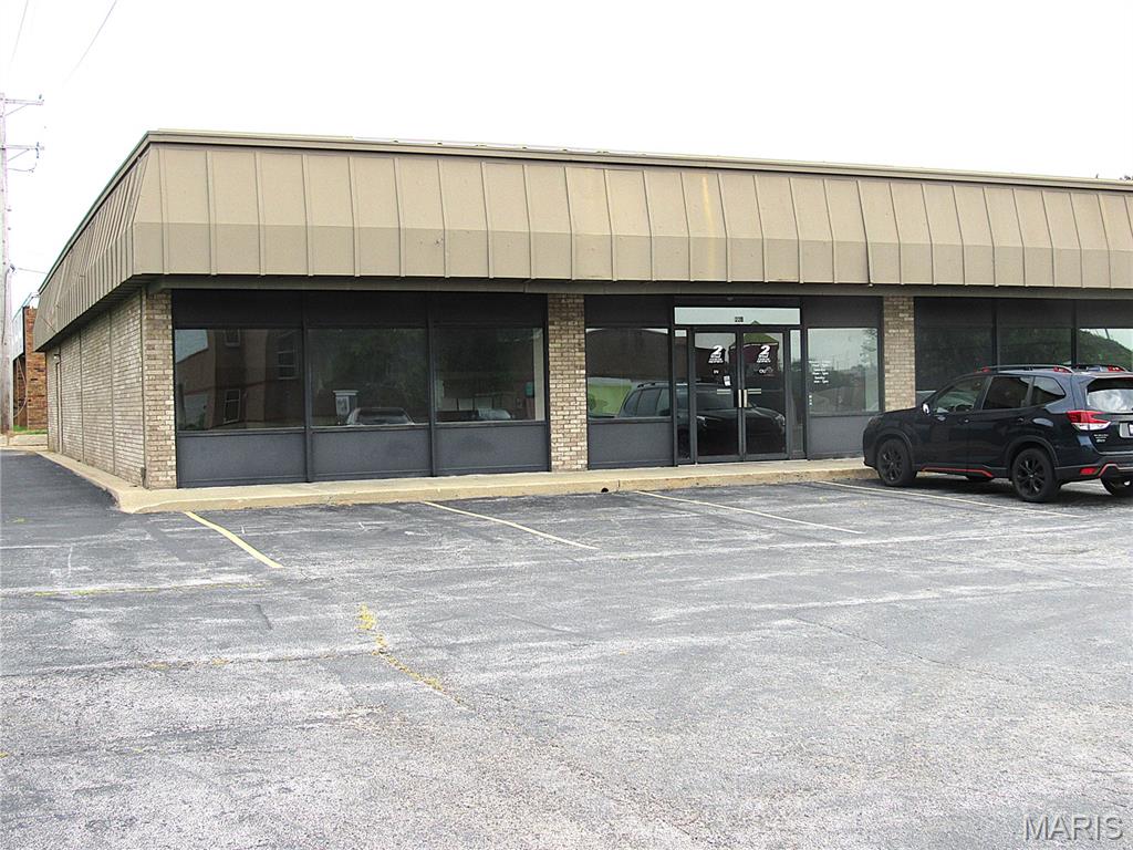 220 Regional Drive, Alton IL — Photo 1